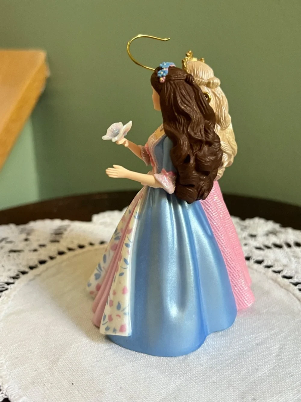 2004 Hallmark Keepsake BARBIE AS the PRINCESS and THE PAUPER Ornament